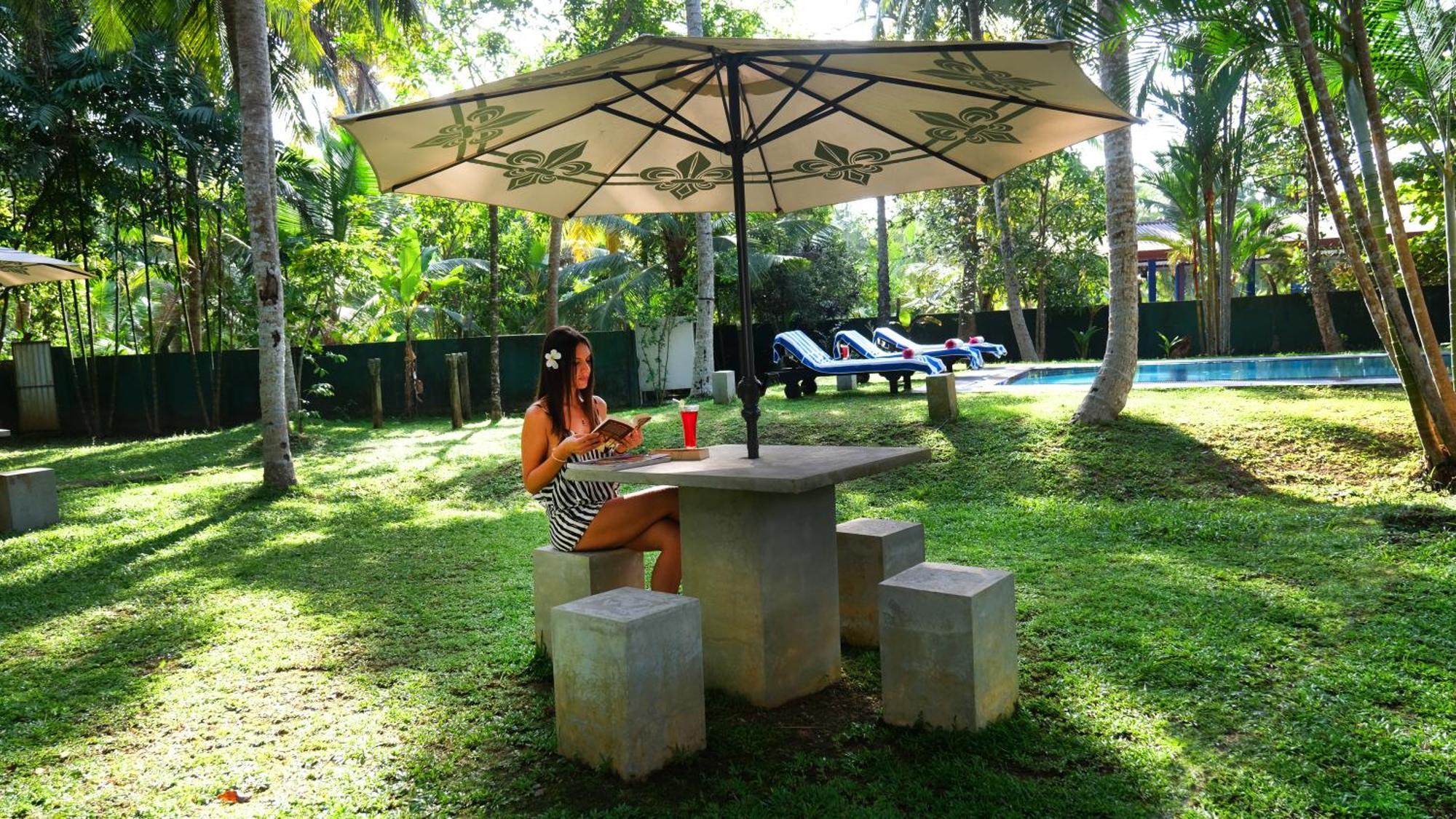 Chandra Villa Ayurveda Resort Bentota Extérieur photo
