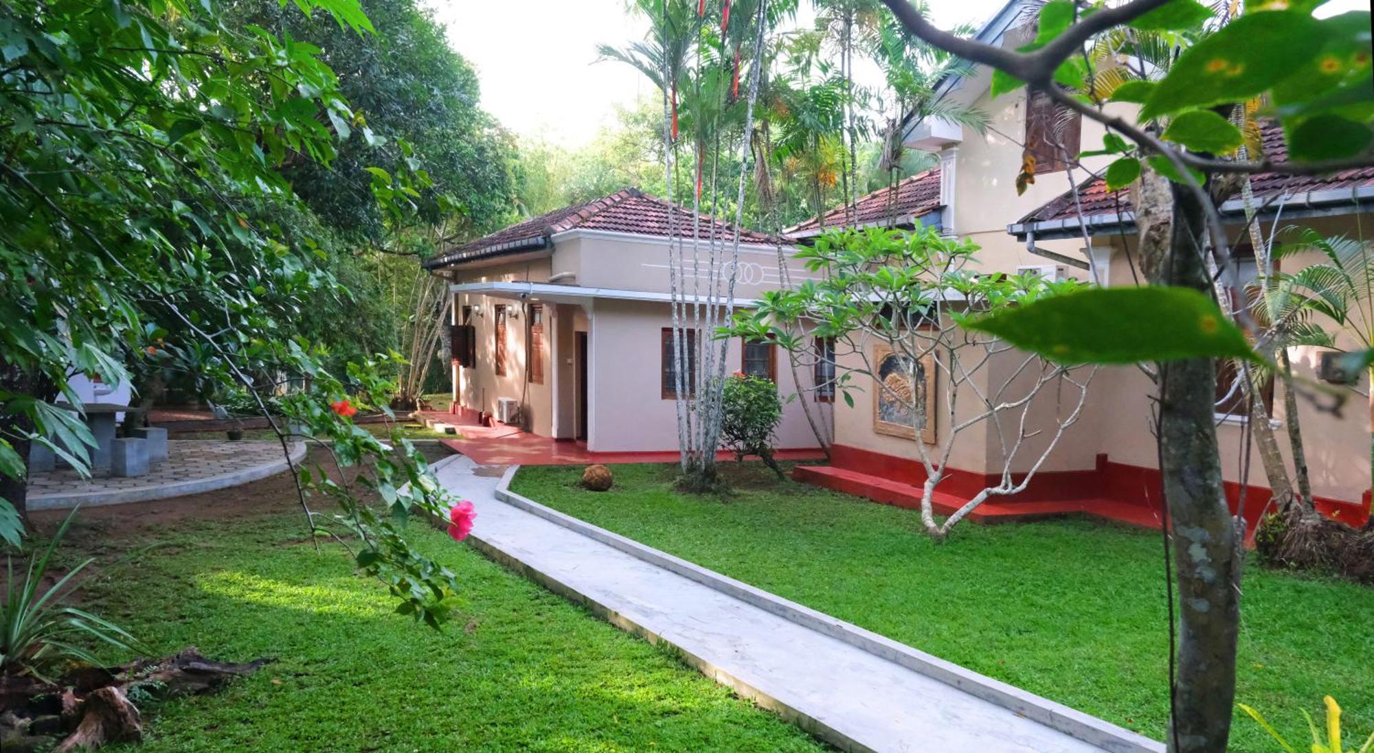 Chandra Villa Ayurveda Resort Bentota Extérieur photo